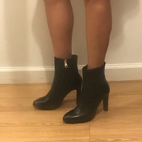 Karen Millen black leather embossed ankle boots. Size 7.5. NWT. - Picture 6 of 13